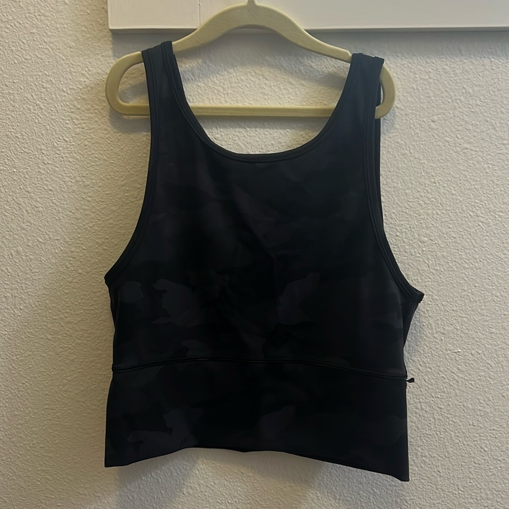 Lululemon size 8 crop top camo black